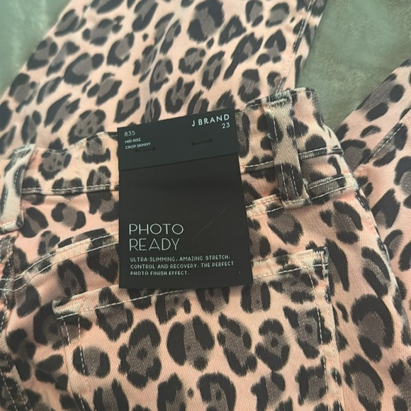 J Brand Mid Rise Cropped Skinny Jeans Jaguar Print Pink Leopard Size 23 NWT $228 - Picture 3 of 6